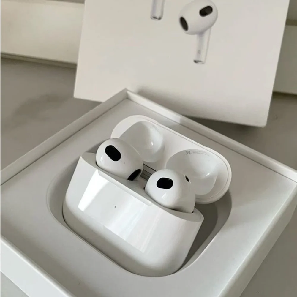 Wireless Earbuds with Charging Case - White